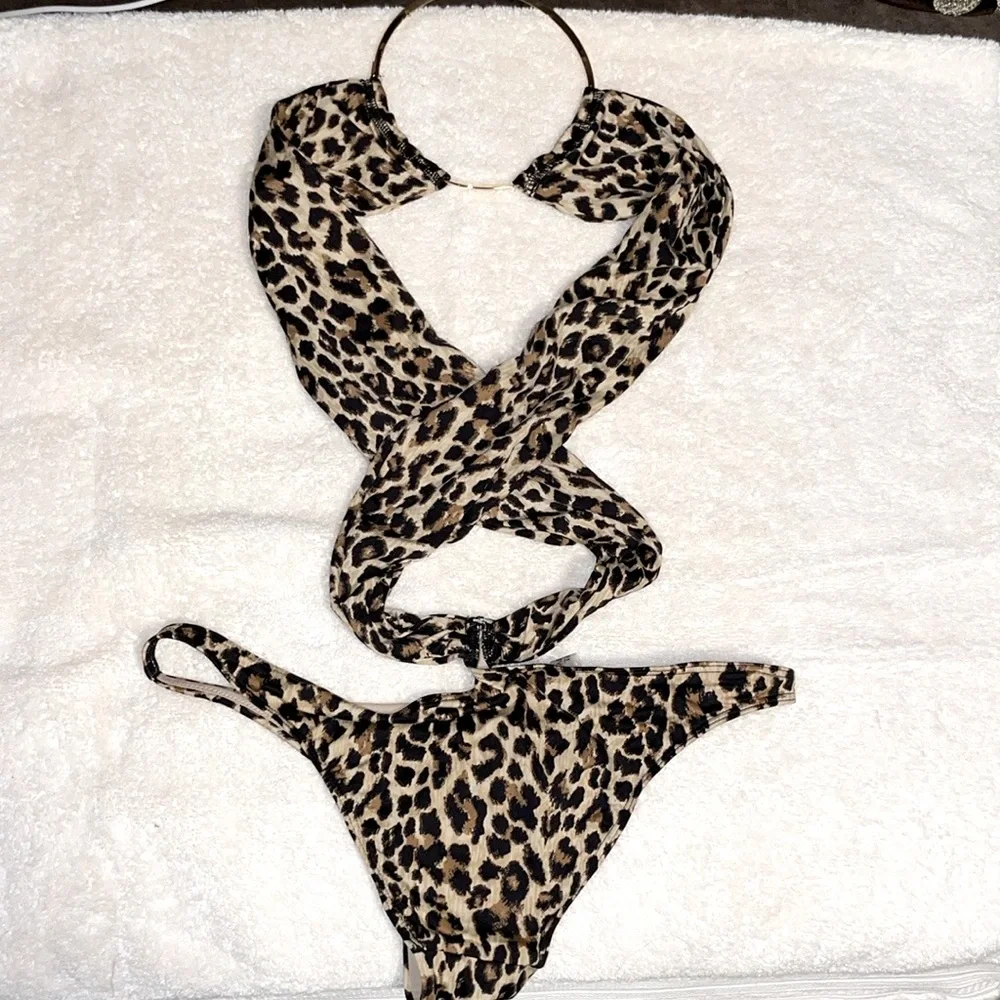 Victoria’s Secret Leopard Print Halter Bikini XS - Picture 1 of 5